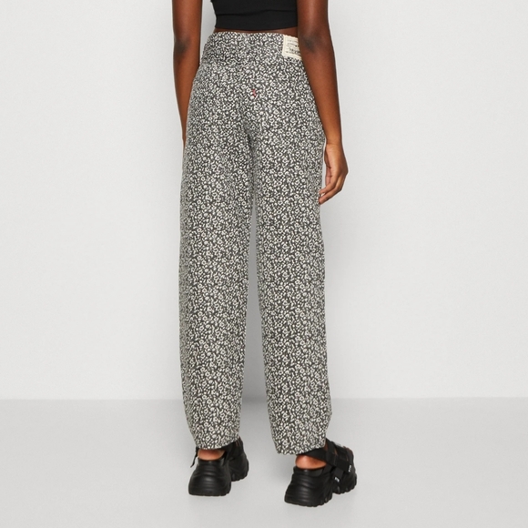 NWT Levi's Premium Moonflower Black Floral Print Baggy Dad Jeans 27x30 - Picture 3 of 16